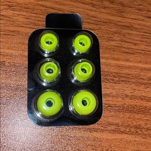 Beats earbuds replacement tips